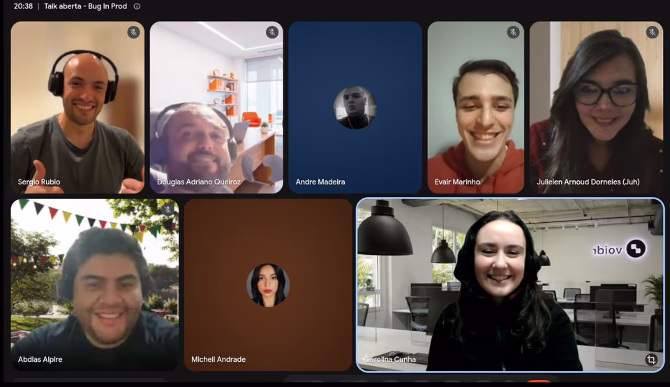 War Room ao vivo, com a comunidade em chamada